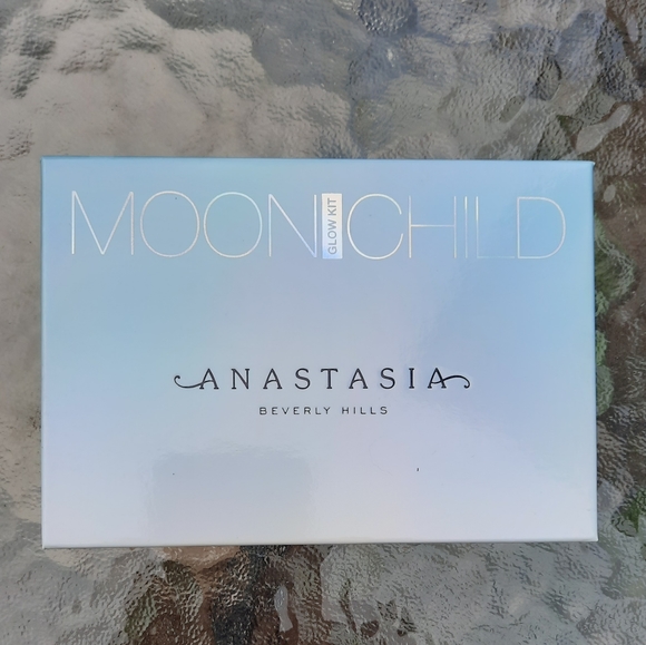 Anastasia B.H. MOONCHILD Highlighter Palette, Discontinued, Rare Find! - Picture 2 of 4